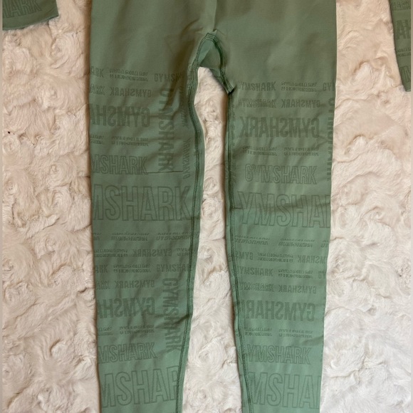 Gymshark set - Picture 8 of 9